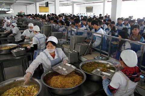 學校食堂承包這個近乎被壟斷的賺錢生意，如今卻“開不下去”？
